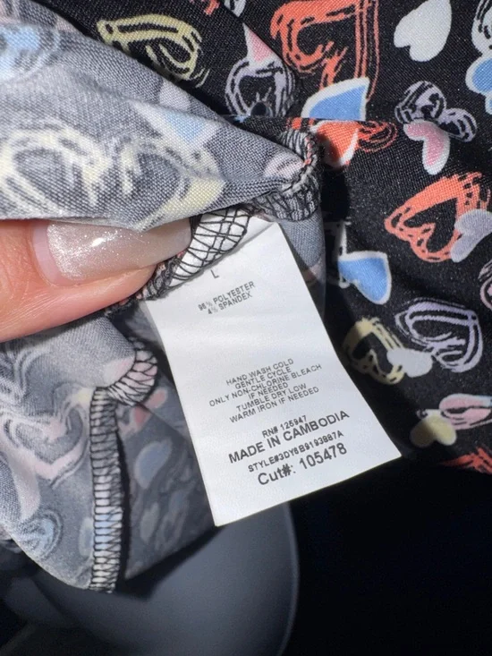 Cocomo-NWT Black Heart-Print Zip Front Blouse Size Large - Picture 13 of 16